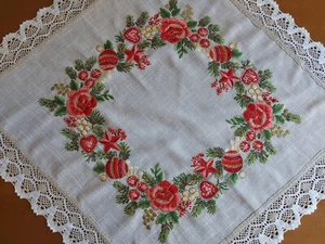 Beautiful Vintage Embroidered Tablecloth Flowers Lace Light beigе Square 35" - Picture 1 of 15