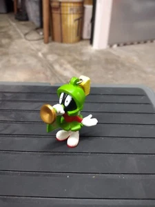 Vintage Marvin der Marsianer Looney Tunes Schlüsselanhänger Horn Weihnachten Stechpalme Banner - Bild 1 von 4