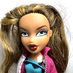 Vintage Bratz Doll - Strut It - Yasmin - MGA 2003 Release - Picture 1 of 7