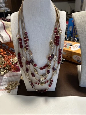 Nuevo con etiquetas Collar Tono Dorado 5 Capas Rojo y Transparente Vidrio y Estrás Firmado Chico’s Foto 1 de 4