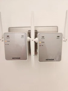 Netgear N300 Wi-Fi Range Extender EX2700 Pair Of Two - Picture 1 of 12