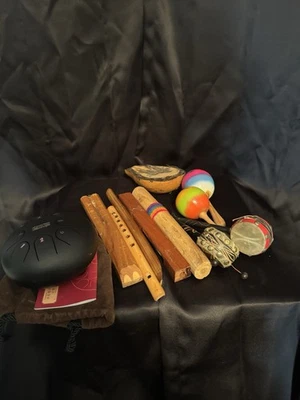 Gran Lote de Instrumentos Musicales Mundiales - Tambor Lengua Acero, Flautas Andinas, Maracas Foto 1 de 4