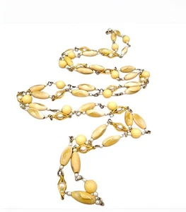 Collar de cuerda de perlas de jaspe e imitación en capas tono dorado cuentas enjauladas largas 61" vintage - Imagen 1 de 9