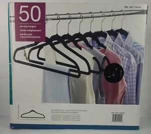 New In Distressed Box. 50 Non-Slip Space-Saving Hangers M61B black - Bild 1 von 3