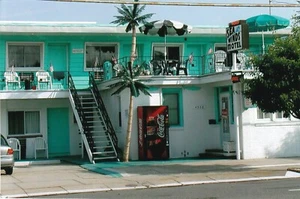 UNPOSTED SEA WINDS Motel Wildwood By The Sea NJ OUTSIDE VlEW Postkarte RPPC-J875 - Bild 1 von 2
