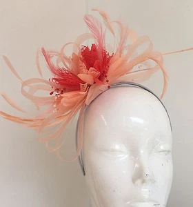 Diadema fascinadora rosa melocotón y coral desnudo Reino Unido Boda Ascot Razas Loop - Imagen 1 de 2