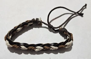 Adjustable Pull String Braided Bracelet - Picture 1 of 3