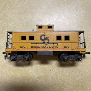 Chesapeake & Ohio caboose 33616 - Picture 1 of 6