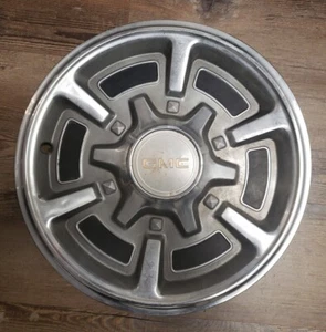 1977-1988 GMC JIMMY TRUCK WHEEL HUBCAP GM OEM - Picture 1 of 8