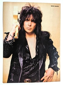 MOTLEY CRUE / MICK MARS LIVE / BON JOVI / REVISTA RECORTE PINUP DE PÁGINA COMPLETA - Imagen 1 de 2