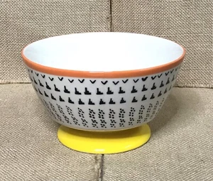 Tazón de sopa con pedestal patrón geométrico West Elm moderno colorido maximalista - Imagen 1 de 4