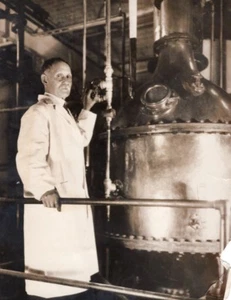 USA New York Dr. George Young Kupfer Vakuum Still Adrenalin altes Foto 1930 - Bild 1 von 4