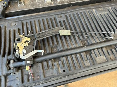 Atuador de trava de porta lateral esquerda dianteira Toyota Sequoia 2001-2007 fabricante de equipamento original - Imagem 1 de 4