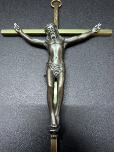 Crucifijo de pared de latón minimalista delgado MCM de colección cruz Jesucristo católico 10" - Imagen 1 de 12
