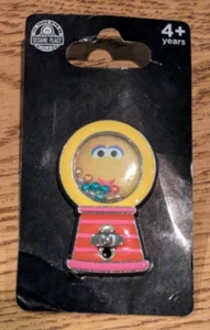 Sesame Street Place Theme Park Big Bird Gumball Machine w/Colored Candy Pin NWT - Picture 1 of 3