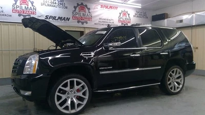 Used Liftgate Control Module fits: 2011 Cadillac Escalade Door LH rear quarter p - Image 1 of 4