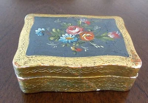 Caja de madera vintage diseño de flores pintadas a mano 3,5"" x 2,5"" x 1,25"" (9x6,5x3cm) - Imagen 1 de 12