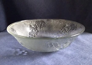 A fine glass bowl. Indonesia. - Picture 1 of 4