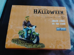 2015 Halloween Department Snow Village Ghost Rider On Road Harley Davidson Neu im Karton - Bild 1 von 3