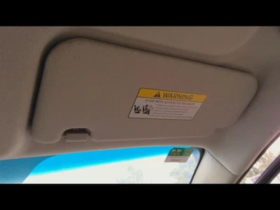 Passenger Sun Visor Illumination Without Sunroof Fits 12-17 RIO 1332781 - Image 1 of 4