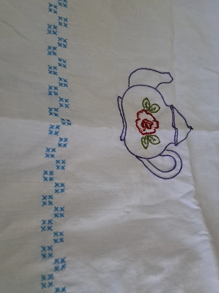 Toalla de mano bordada acabada 17x28 blanca Foto 1 de 1