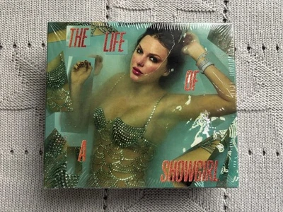 Taylor Swift Deluxe CD Box Life of a Showgirl inkl Schlüsselanhänger Photo Cards - Bild 1 von 3