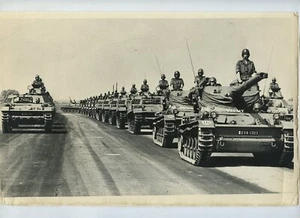 Tanques en la calle en París Francia - Foto de prensa 1972 - Imagen 1 de 2