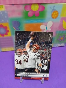 2022 Panini Chronicles - Photogenic #PH-2 - Joe Burrow - Cincinnati Bengals - Picture 1 of 2