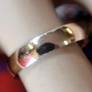 9 ct gold second hand plain band dress ring - Picture 1 of 3