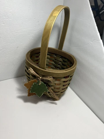 Vintage Fall Basket   multicolor weave stationary handle 7 Inches X 7 Inches Cover