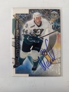 Niclas Havelid 1999-00 Pacfifc Dragon Ice Base #8 In Person Auto 