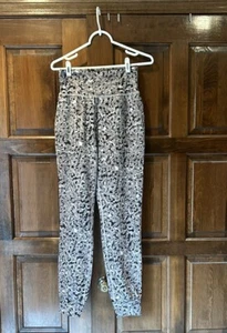 Athleta Salutation Printed Print Jogger Pant Size Small S - Picture 1 of 11