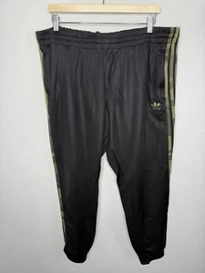 Adidas Trainingshose Herren 2XL schwarz Tapered Jogginghose 3 Streifen Camouflage sportlich - Bild 1 von 12