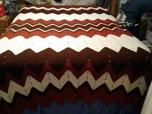 Vintage gehäkelte afghanische Decke rostbraun weiß Landhaus Boho 95”x 65” - Bild 1 von 3