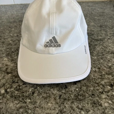 Gorra de béisbol Adidas Aeroready Strapback blanca talla única ajustable ligera Foto 1 de 4