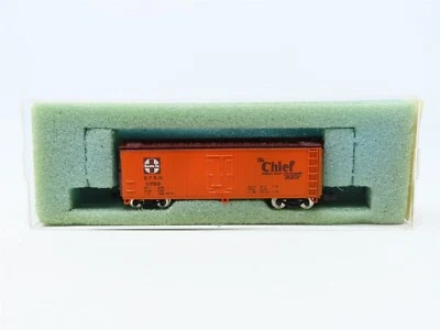 N Scale Con-Cor 1352D SFRD Santa Fe "The Chief" 40' Wood Reefer #11722 - Image 1 of 4