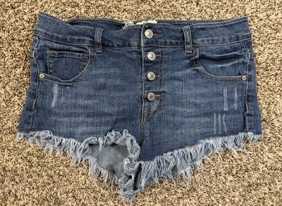 Pantalones cortos de mezclilla Altar'd State azules con botón mosca. Talla: 30/11. Foto 1 de 4