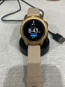 Samsung Galaxy Watch 42mm Rose Gold Stainless Steel Case Pink Classic Band - Photo 1 sur 4