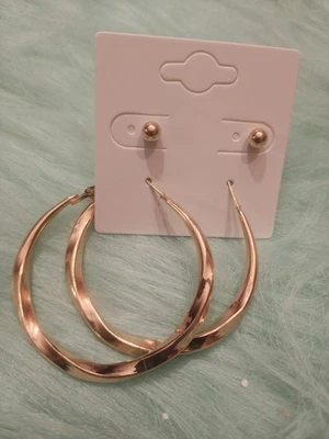 Aretes con Estilos Elegantes Para Mujer   - Image 1 of 2