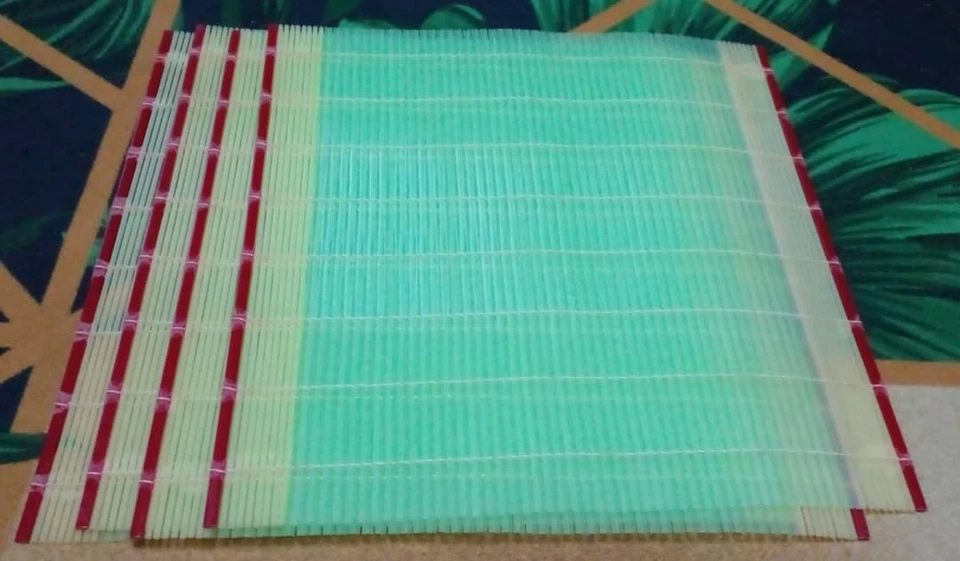 non stick plastic sushi rolling - Image 1 of 4