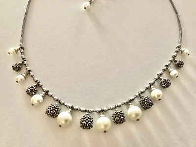 Collar Brighton Sofisticate perlas de vidrio blanco plata Foto 1 de 3