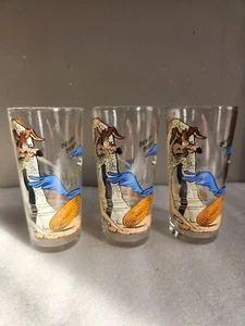 Wile E. Coyote & Road Runner Pepsi Collector Series Glass Warner Bros. 1976  - Picture 1 of 17