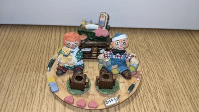 罕见:Raggedy Ann & Andy 微型茶具:茶壶、人物、杯子/茶壶和托盘 — 第 1/4 张图片