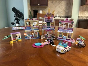 LEGO FRIENDS: Heartlake Shopping Mall (41058), 97% Complete [RETIRED WITH BOX] - Picture 1 of 22
