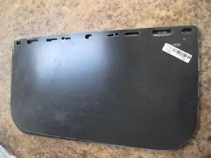 PYRAMEX S1035 DARK GREEN TINTED POLYTHYLENE FACE SHIELD 8"x15.5"x.040"(LOT#RL172 - Picture 1 of 2