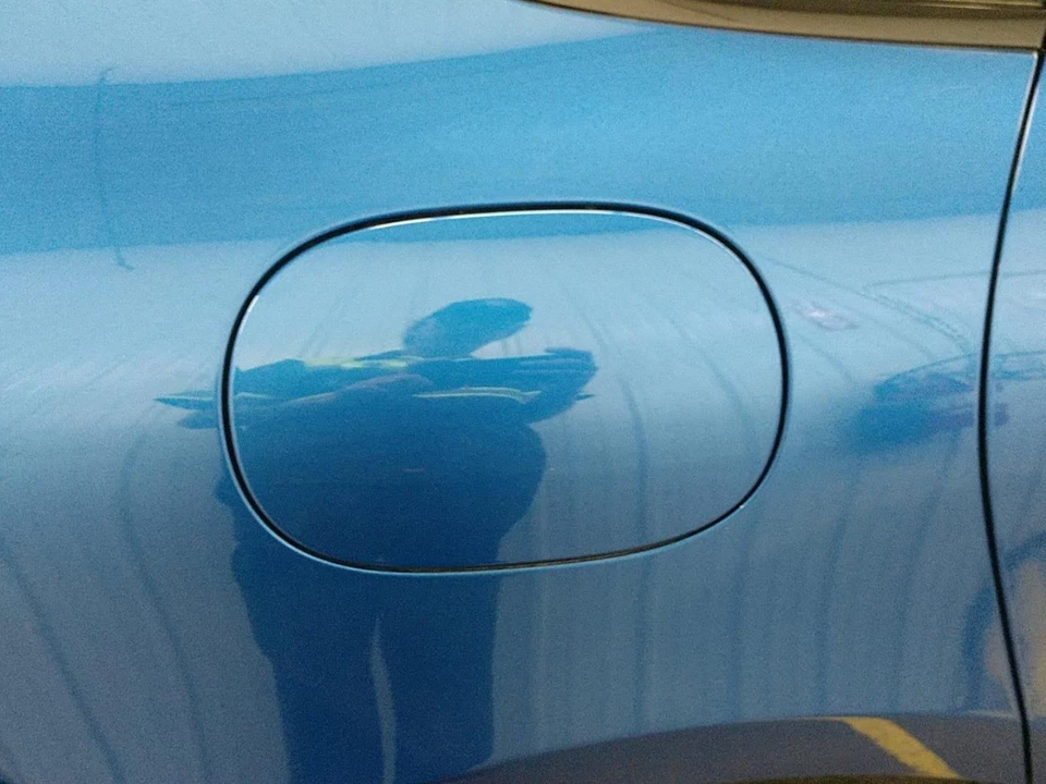 Fuel Filler Door Flap For 2016 PORSCHE MACAN ASSY BLU - Image 1 of 1