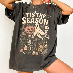 Retro Y2K Halloween Shirt, 'Tis The Season Skeleton & Pumpkin Graphic Tee - Bild 1 von 7