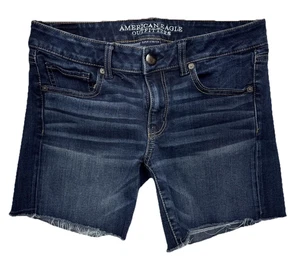 Pantalones cortos de mezclilla midi súper elásticos para mujer American Eagle azules talla 8 | AEO de moda - Imagen 1 de 10