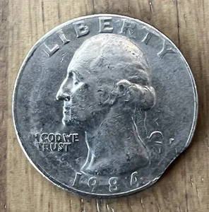 1984 P Washington Quarter, CLIPPED PLANCHET ERROR! - Picture 1 of 2