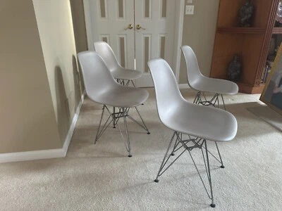 Set of 4, Certified Authentic Herman Miller Eames side chair - Image 1 of 4